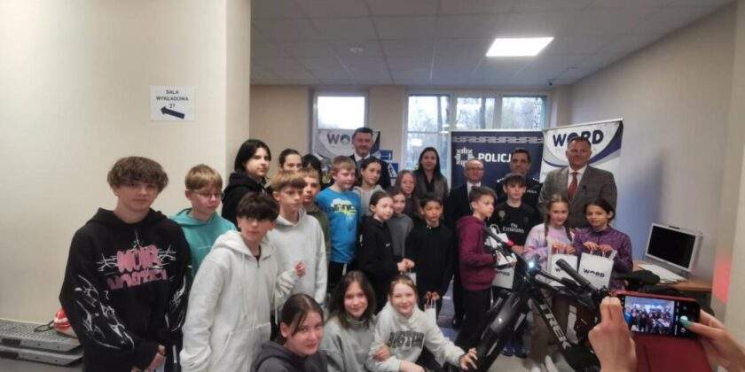 „Błyszczę przykładem” – projekt edukacyjny Policji i WORD